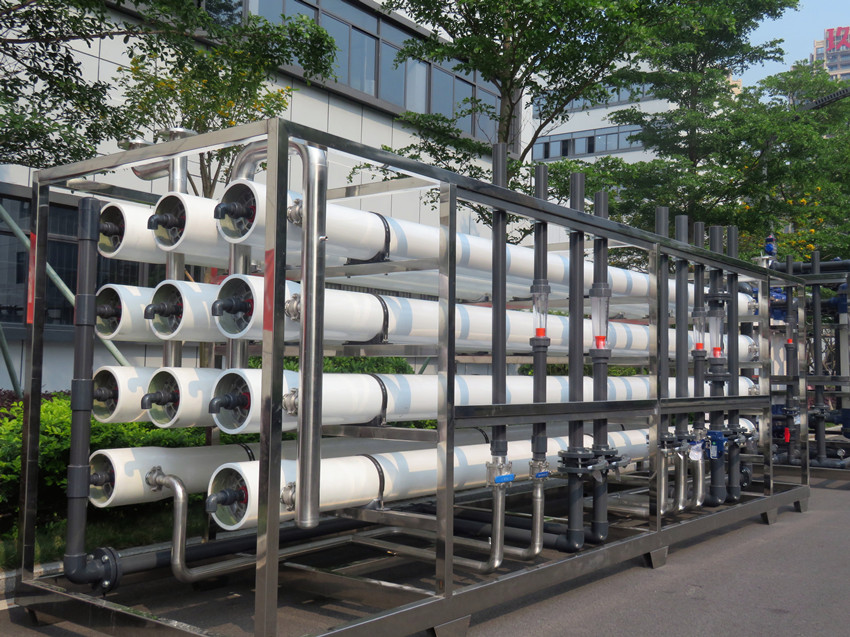 二級(jí)反滲透純化水設(shè)備,50噸/小時(shí)大型反滲透水處理裝置